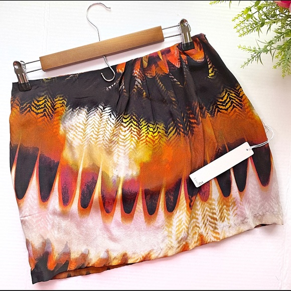 SOLD Revolve Black/multi Skirt size Medium - Picture 2 of 9